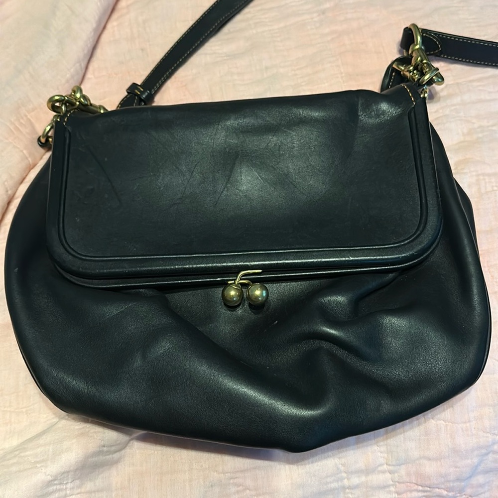 Vintage Coach Kisslock Crossbody Saddle Bucket Bag